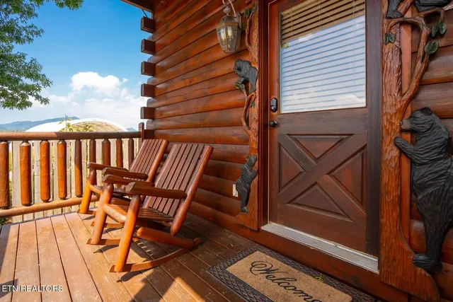 $499,000 | 270 Moose Rdg Way, Pigeon Forge, TN 37863