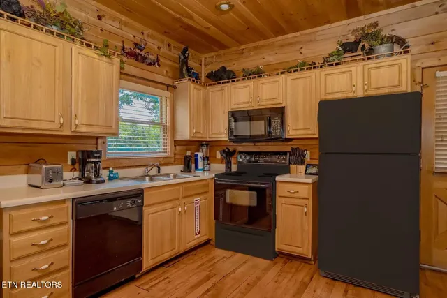 $499,000 | 270 Moose Rdg Way, Pigeon Forge, TN 37863