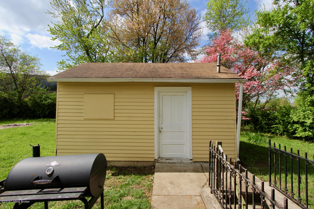 5110 Kendall Road Louisville, KY 40272 - Photo 9 of 45 IMG_9870