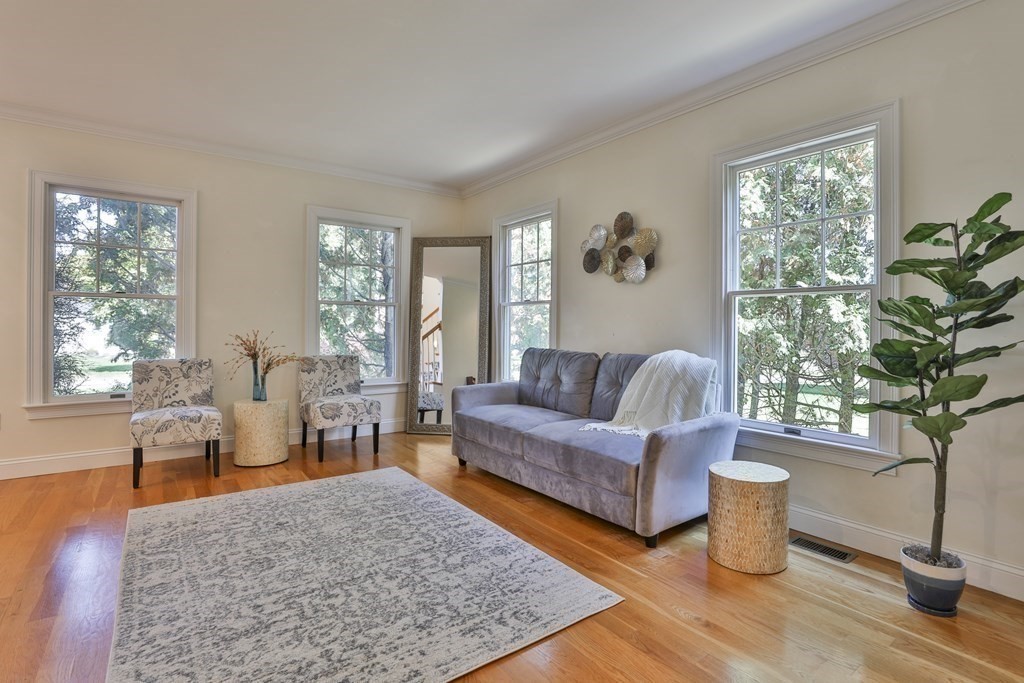 63 Old Mill Road Concord, MA 01742 - Photo 8 of 42 Gallery Image 8