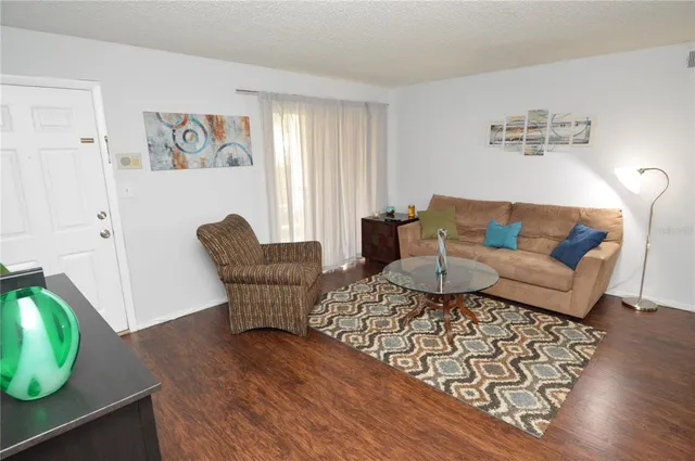 $2,000 | 8718 Mallard Reserve Drive, Unit 104, Tampa, FL 33614