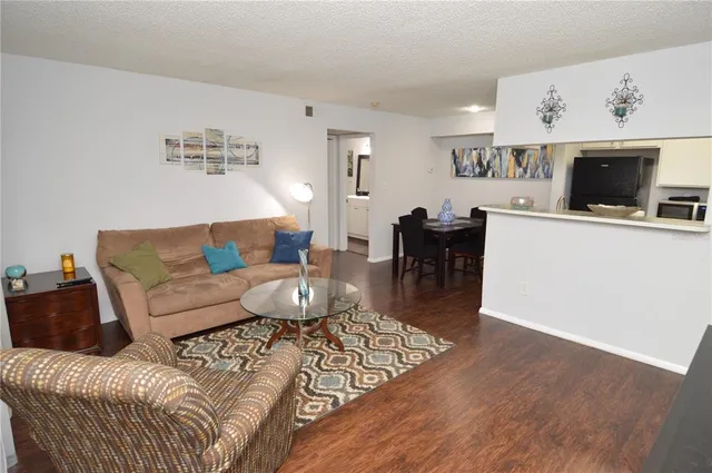 $2,000 | 8718 Mallard Reserve Drive, Unit 104, Tampa, FL 33614