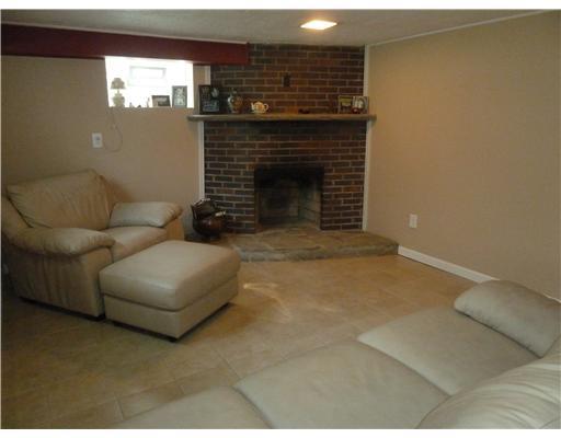 1436 Old Scrubgrass Road Carnegie, PA 15106 - Photo 14 of 18 Den/Family/Great Room.