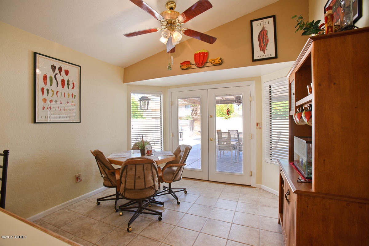 3724 East Decatur Street Mesa, AZ 85205 - Photo 4 of 14 Eat in kitchen
