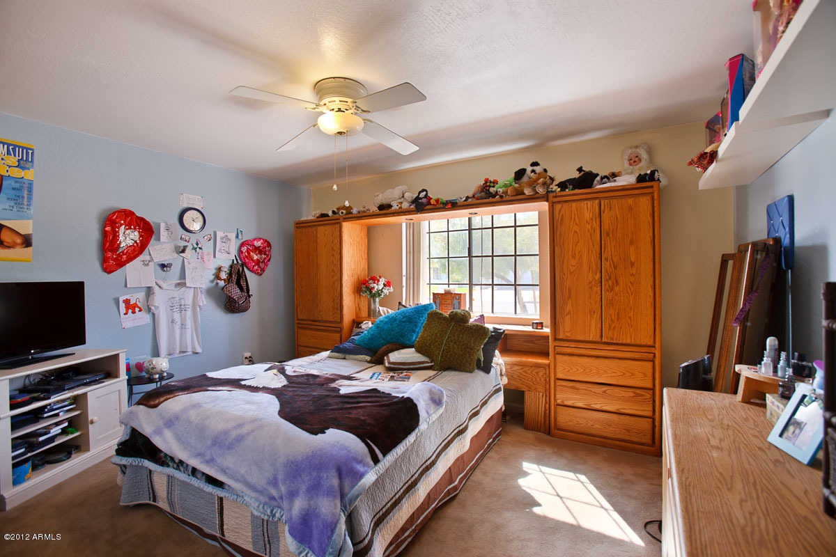 3724 East Decatur Street Mesa, AZ 85205 - Photo 8 of 14 Guest bedroom