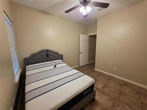 $3,500 | 2716 Park Place, Burleson, TX 76028