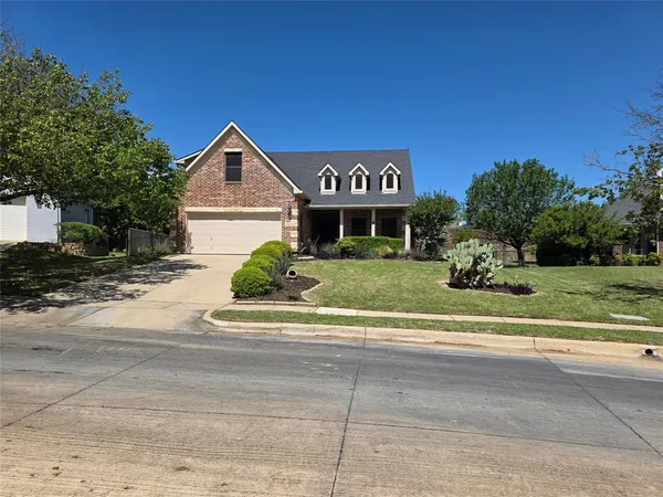 $3,500 | 2716 Park Place, Burleson, TX 76028