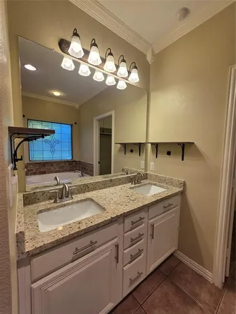 $3,500 | 2716 Park Place, Burleson, TX 76028