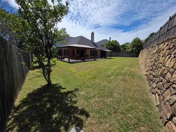 $3,500 | 2716 Park Place, Burleson, TX 76028