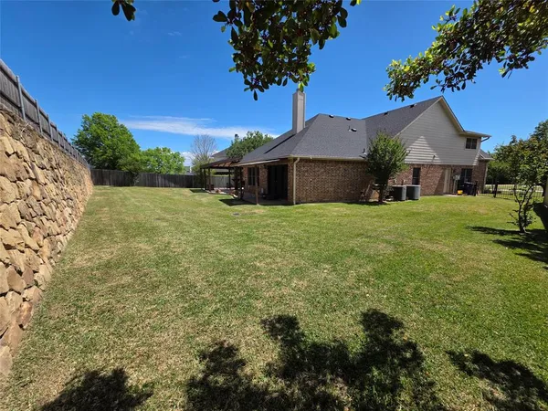 $3,500 | 2716 Park Place, Burleson, TX 76028
