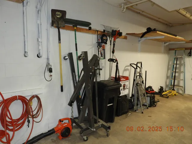 $385,000 | 1325 Matthew Avenue, Leoma, TN 38468