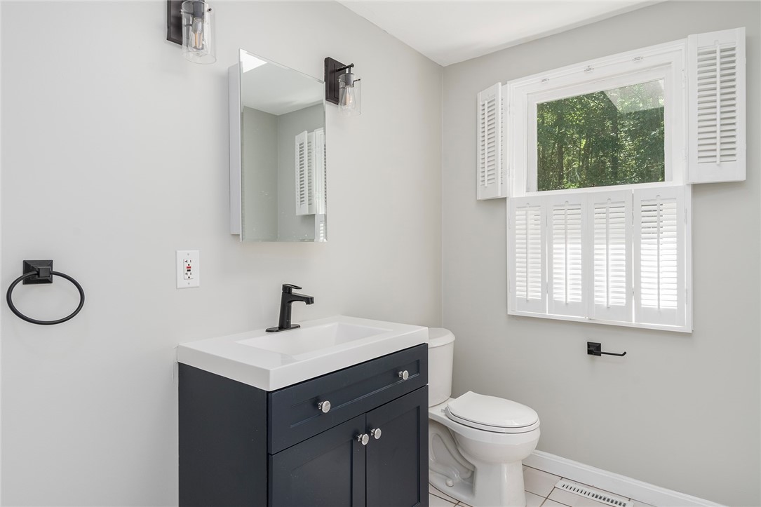 976 Knotty Oak Road Coventry, RI 02816 - Photo 22 of 29 Gallery Image 22