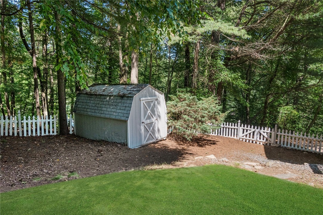 976 Knotty Oak Road Coventry, RI 02816 - Photo 26 of 29 Gallery Image 26