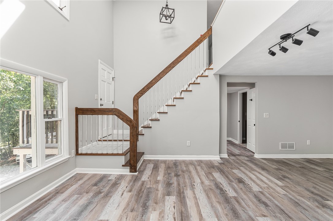 976 Knotty Oak Road Coventry, RI 02816 - Photo 8 of 29 Gallery Image 8