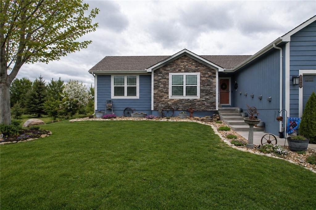 21650 West Wilson Street Spring Hill, KS 66083 - Photo 2 of 35