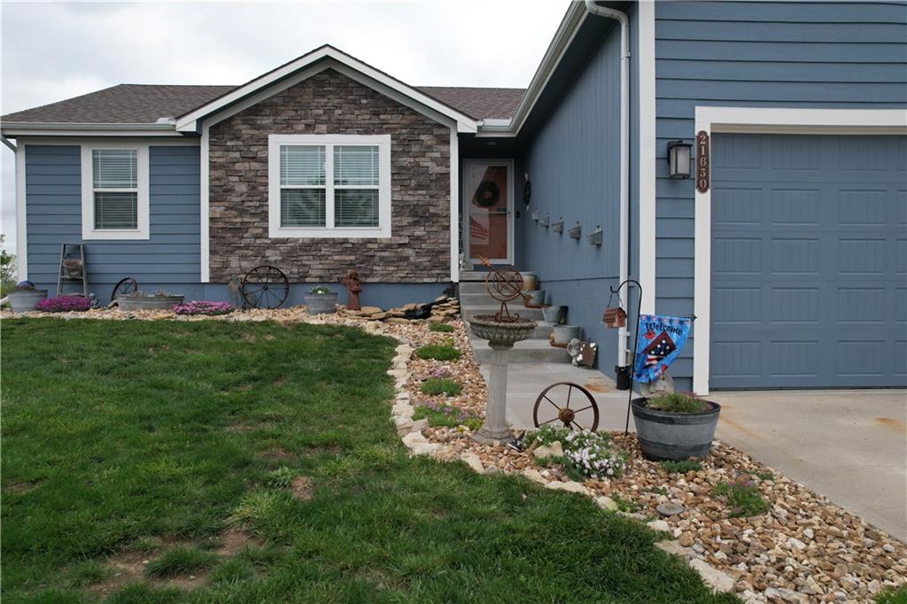 21650 West Wilson Street Spring Hill, KS 66083 - Photo 3 of 35