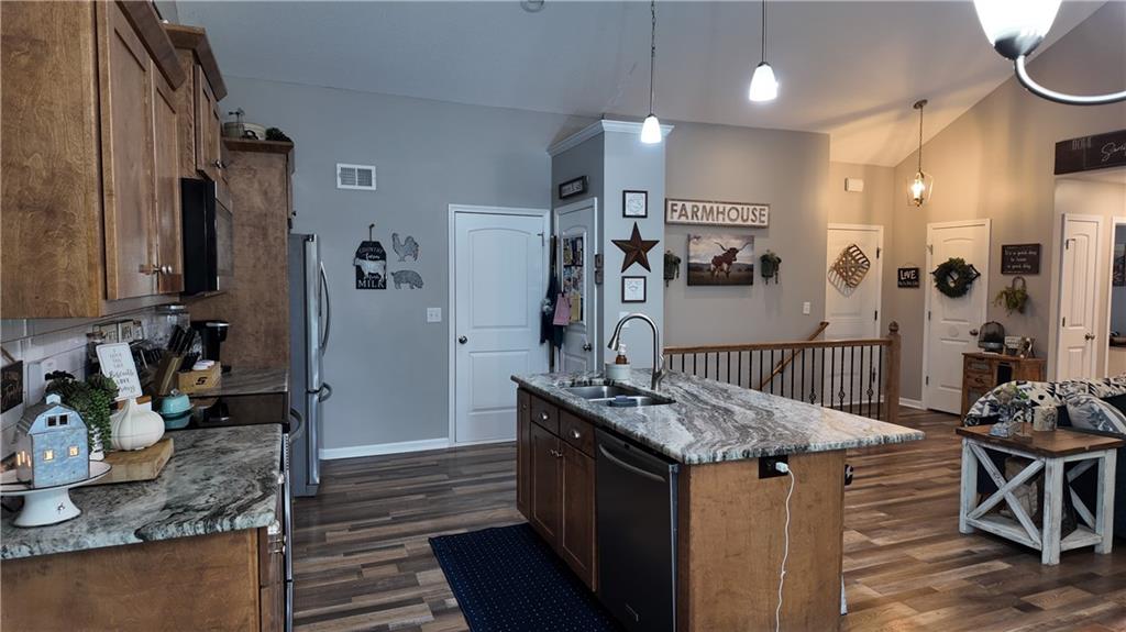 21650 West Wilson Street Spring Hill, KS 66083 - Photo 10 of 35