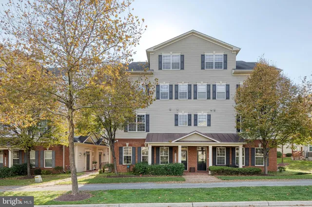 $2,750 | 23216 Observation Drive, Unit 2261, Clarksburg, MD 20871