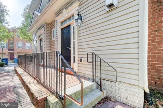 $2,750 | 23216 Observation Drive, Unit 2261, Clarksburg, MD 20871