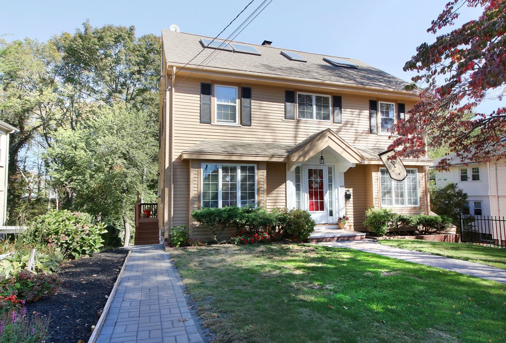 49 Edgemere Road Quincy, MA 02169 - Photo 1 of 30 Gallery Image 1