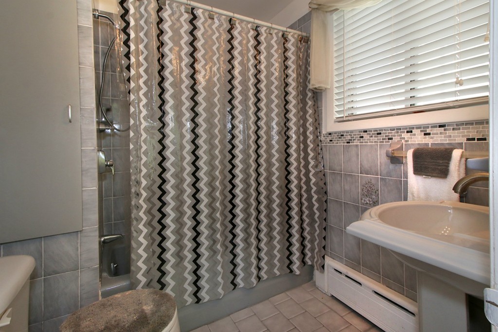 49 Edgemere Road Quincy, MA 02169 - Photo 11 of 30 Gallery Image 11