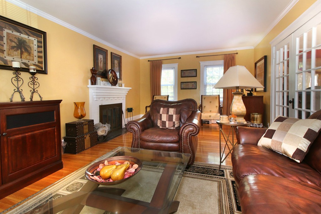 49 Edgemere Road Quincy, MA 02169 - Photo 4 of 30 Gallery Image 4