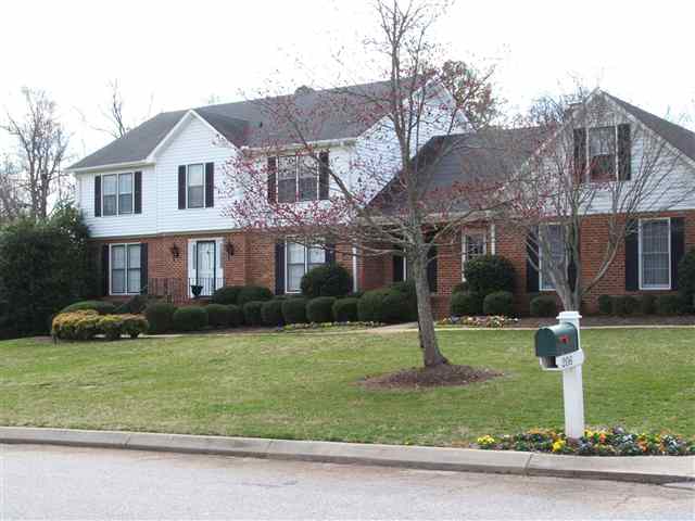 206 Foxcroft Road Greenville, SC 29615 - Photo 1 of 20 Gallery Image 1