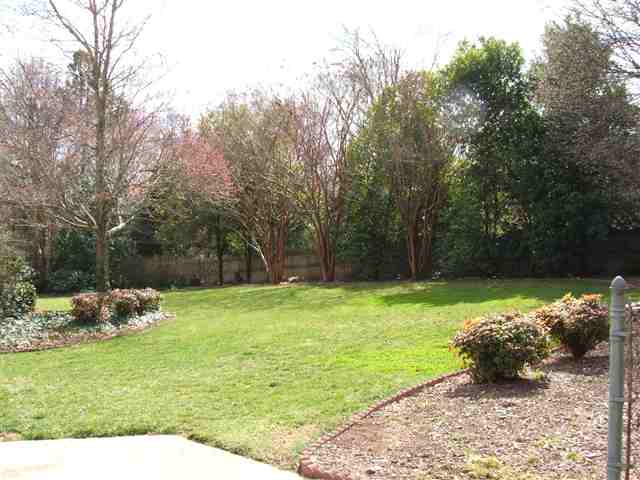 206 Foxcroft Road Greenville, SC 29615 - Photo 2 of 20 Gallery Image 2