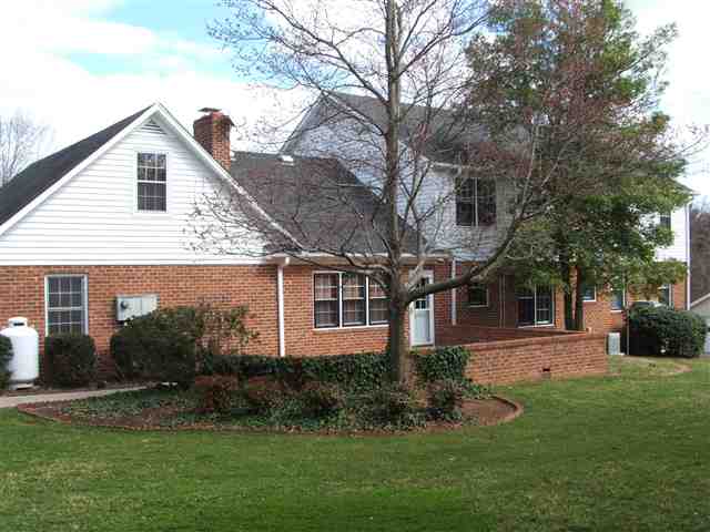206 Foxcroft Road Greenville, SC 29615 - Photo 5 of 20 Gallery Image 5