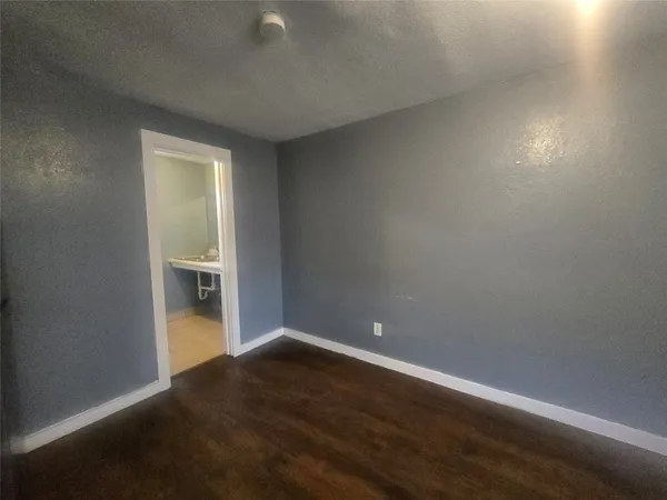 $800 | 4902 Farm To Market Road 1765, Unit 5, Texas City, TX 77591