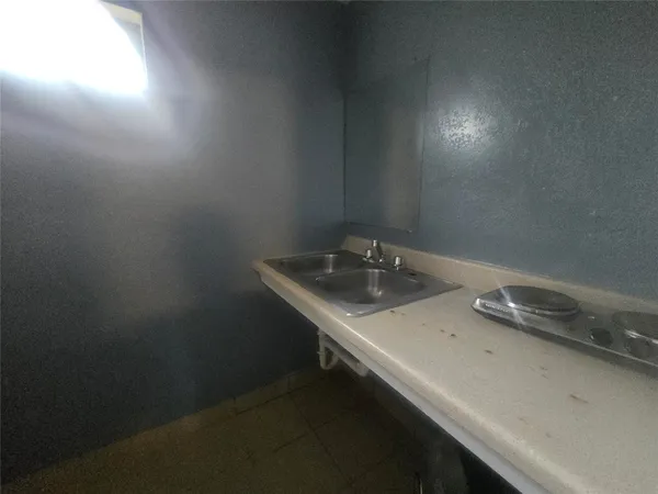 $800 | 4902 Farm To Market Road 1765, Unit 5, Texas City, TX 77591