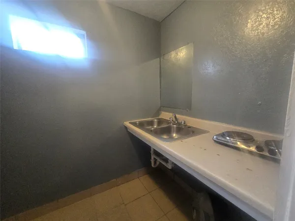 $800 | 4902 Farm To Market Road 1765, Unit 5, Texas City, TX 77591