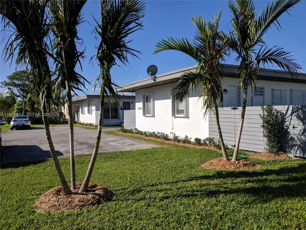 $1,900 | 14158 Southwest 88th Avenue, Unit 14158, Palmetto Bay, FL 33176