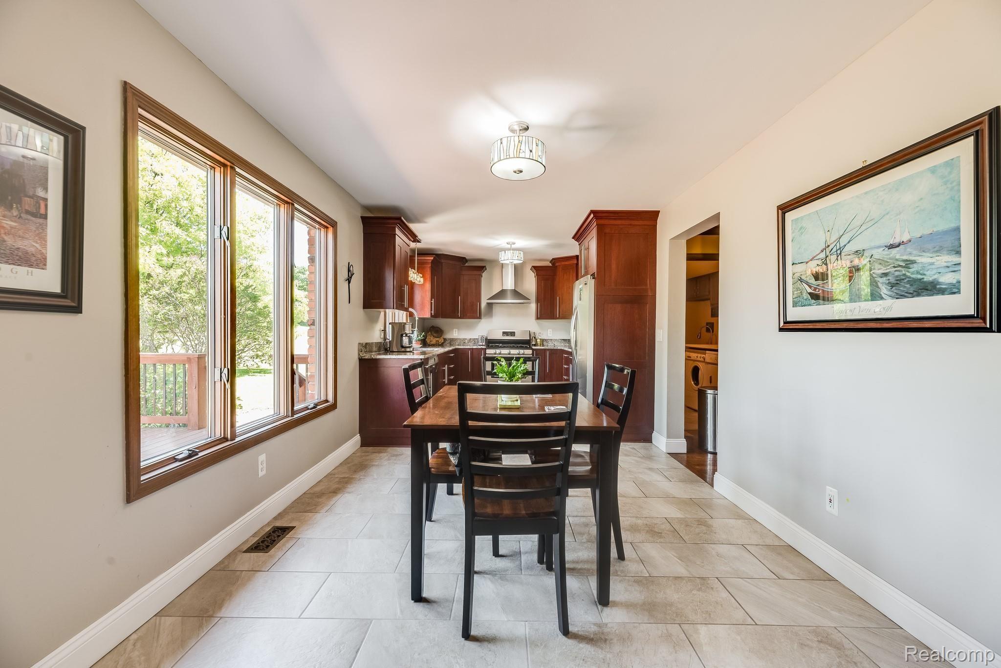 2373 Norton Road Rochester, MI 48307 - Photo 9 of 36 05d.jpg