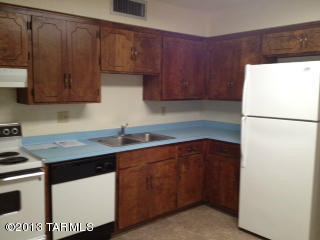39 East Pastime Road Tucson, AZ 85705 - Photo 4 of 8