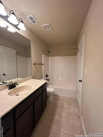 $1,345 | 1137 Brown Rock Drive, New Braunfels, TX 78130