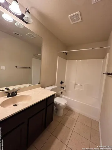 $1,345 | 1137 Brown Rock Drive, New Braunfels, TX 78130