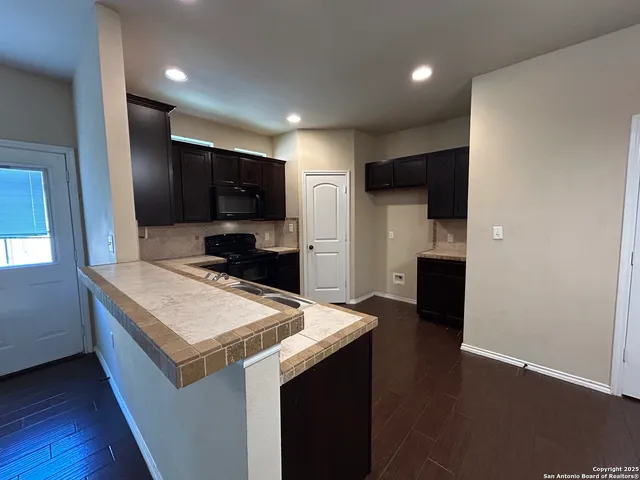 $1,345 | 1137 Brown Rock Drive, New Braunfels, TX 78130