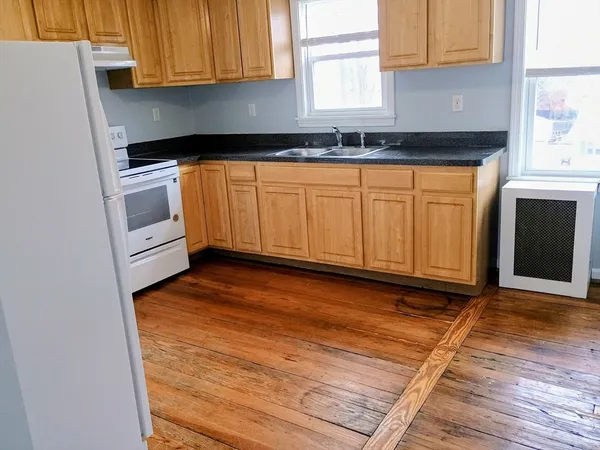 $2,200 | 14 Randall Street, Unit 3, Taunton, MA 02780