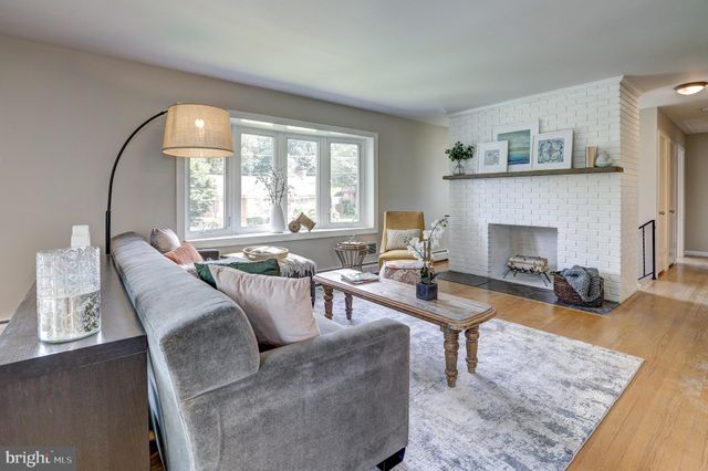 $899,000 | 6114 Namakagan Road, Bethesda, MD 20816