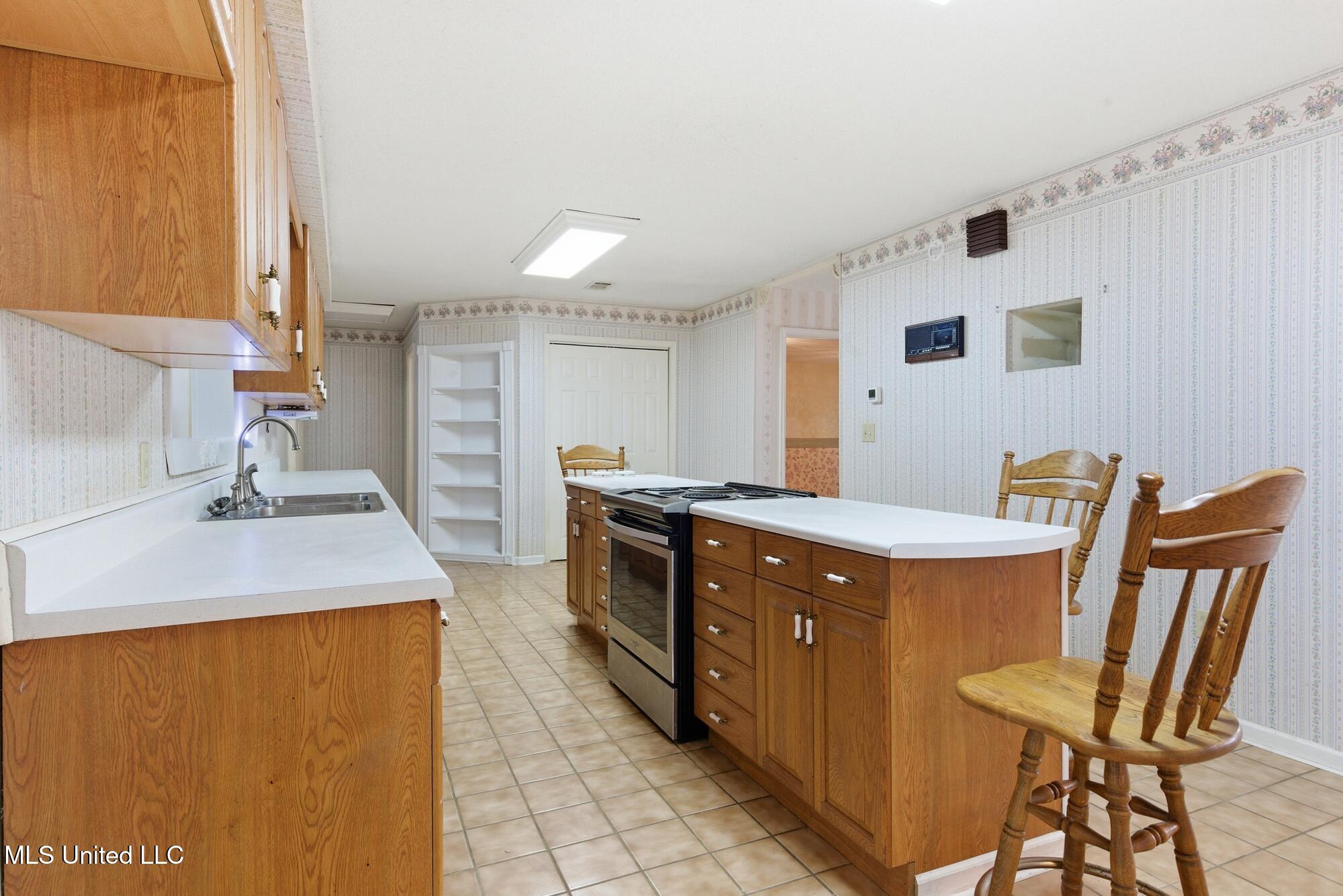 13600 Reservoir Road East Moss Point, MS 39562 - Photo 1 of 41 7_dsc02047