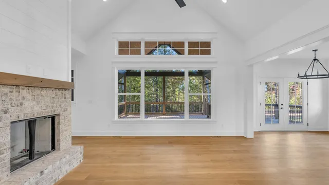 $674,000 | 2740 Mowbray Pike, Soddy Daisy, TN 37379