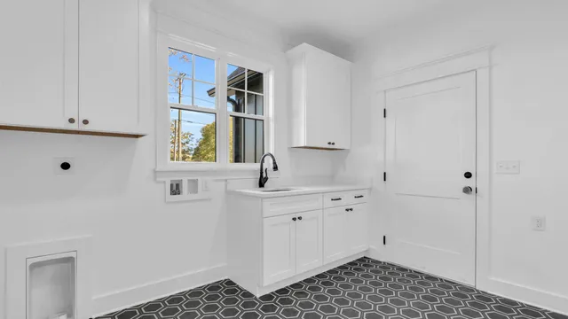 $674,000 | 2740 Mowbray Pike, Soddy Daisy, TN 37379