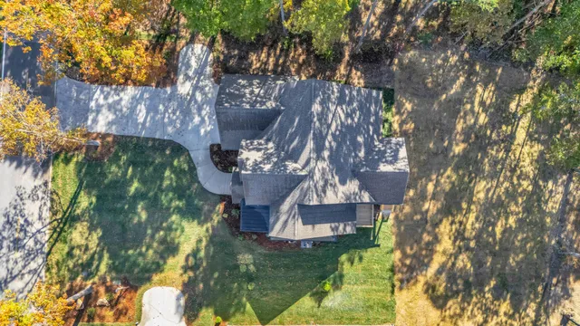 $674,000 | 2740 Mowbray Pike, Soddy Daisy, TN 37379