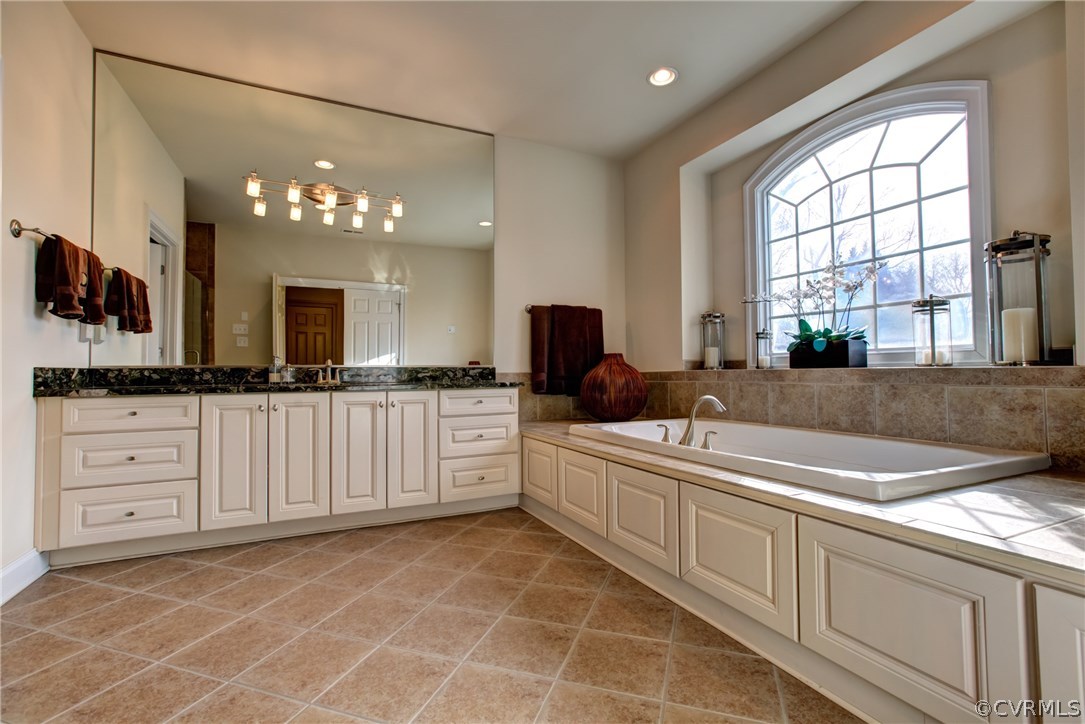 587 Raleigh Manor Road Henrico, VA 23229 - Photo 17 of 40 Gallery Image 17
