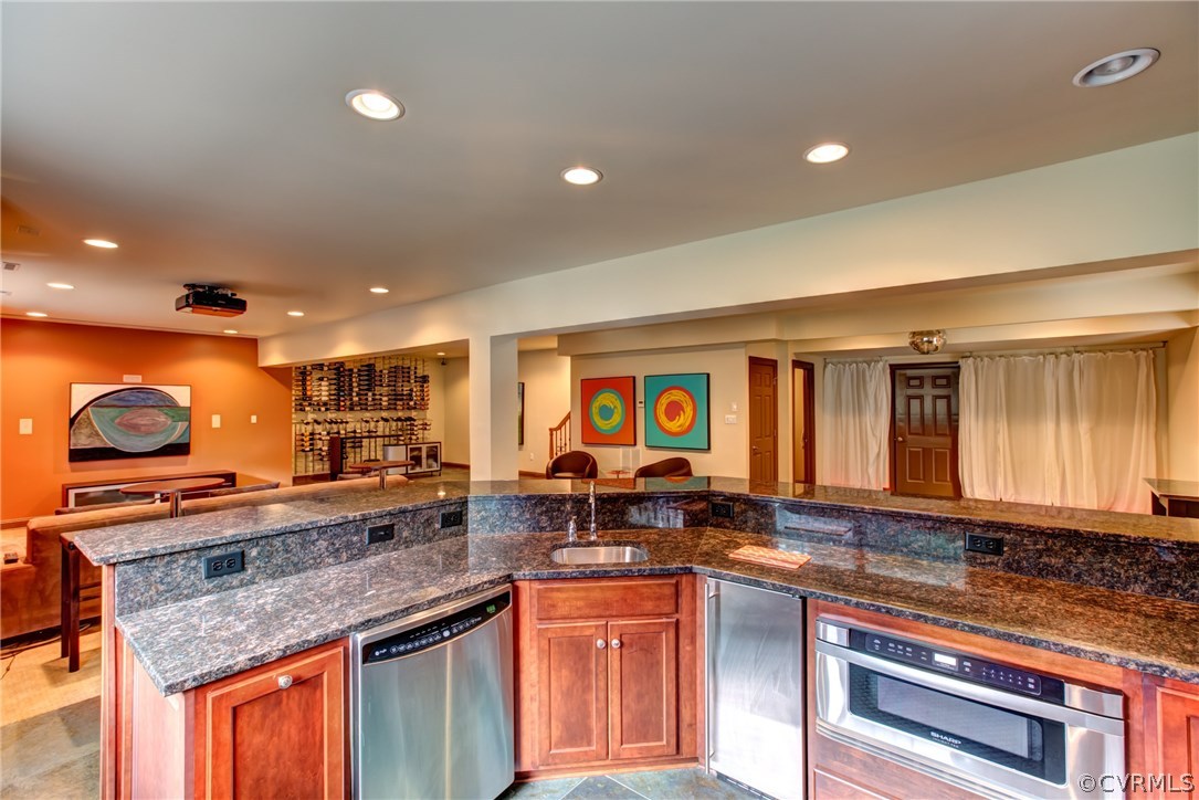 587 Raleigh Manor Road Henrico, VA 23229 - Photo 25 of 40 Gallery Image 25