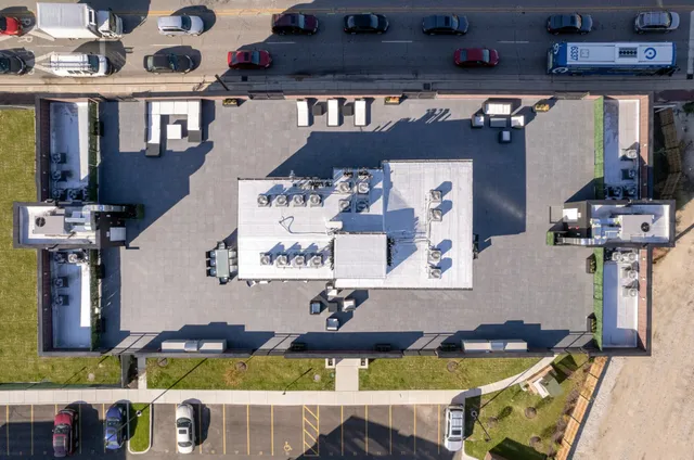 $2,600 | 2801 Thatcher Avenue, Unit 303, River Grove, IL 60171