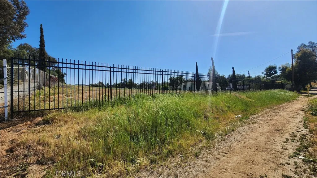 0 West Rider Street Perris, CA 92570 - Photo 7 of 19 a view of a garden