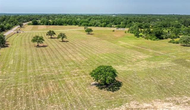 $185,000 | 141 Oak Hill Lane, Bellville, TX 77418