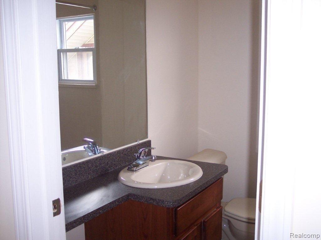 91 Maple Street River Rouge, MI 48218 - Photo 3 of 6 100_2912.jpg